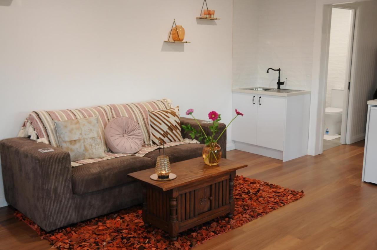Wagtail Nest Country Retreat - Longford Vic 3851 Bed and Breakfast Sale Eksteriør billede
